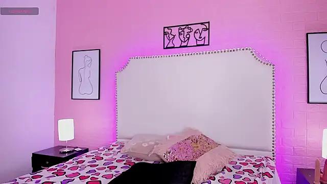 _Emma_whiitee_ from StripChat
