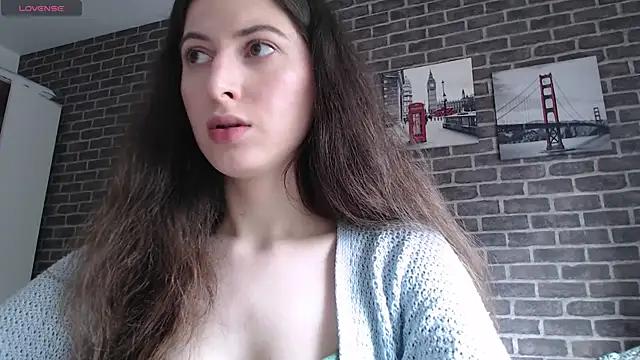 Explore our live girls sluts from our Custom and Multi clubs and checkout exclusive access to highly interactive content, such as shape, hair, titties, pussy type and many more.