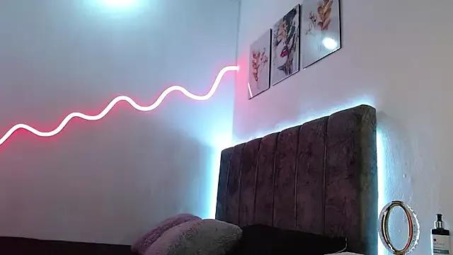 Explore our live girls sluts from our Custom and Multi clubs and checkout exclusive access to highly interactive content, such as shape, hair, titties, pussy type and many more.