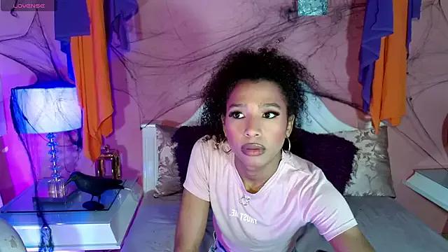 _IsabellaRousse from StripChat is Freechat