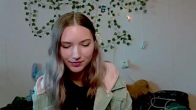 _kikiclark__ from StripChat