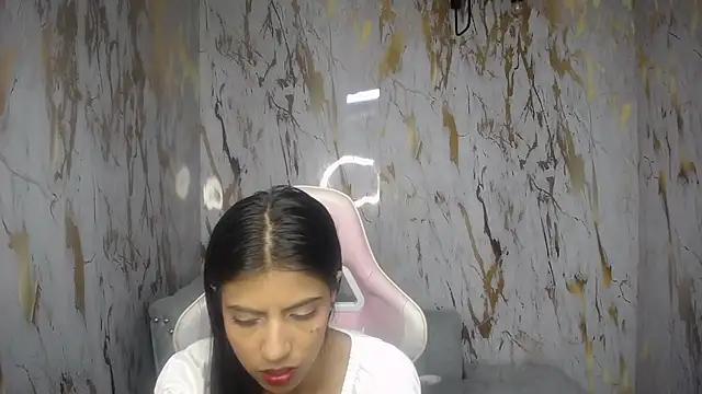 Explore our live girls sluts from our Custom and Multi clubs and checkout exclusive access to highly interactive content, such as shape, hair, titties, pussy type and many more.