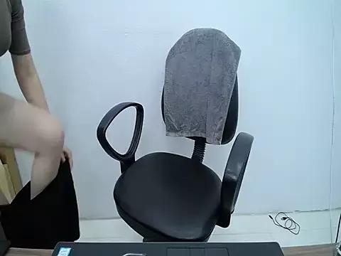 Explore our live girls sluts from our Custom and Multi clubs and checkout exclusive access to highly interactive content, such as shape, hair, titties, pussy type and many more.