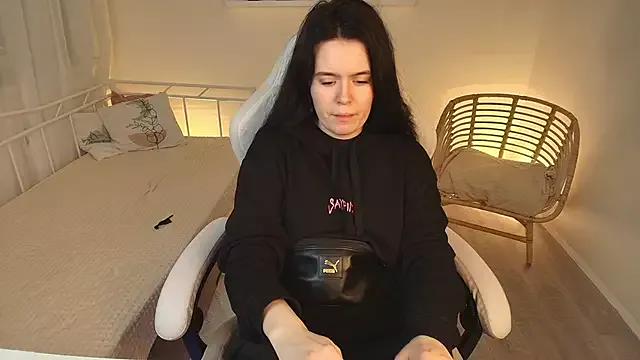 _LunaMirana_ webcams show profile image 