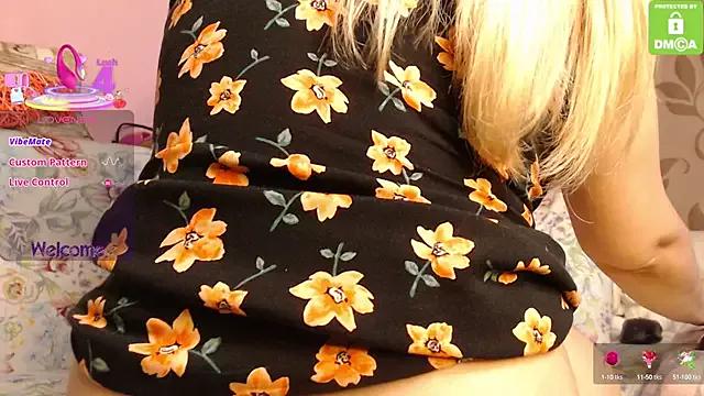 _M_i_a___ from StripChat