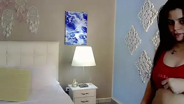 _Maddison_Ivanova_ from StripChat is Freechat