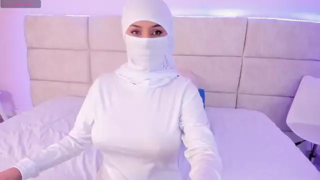 _Nadiaa from StripChat is Freechat