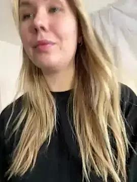_ohlovelyeva from StripChat is Freechat