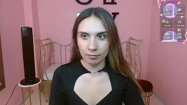 _Sarah_Honey_ from StripChat is Freechat