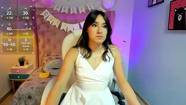 _Sophie__miller from StripChat is Freechat