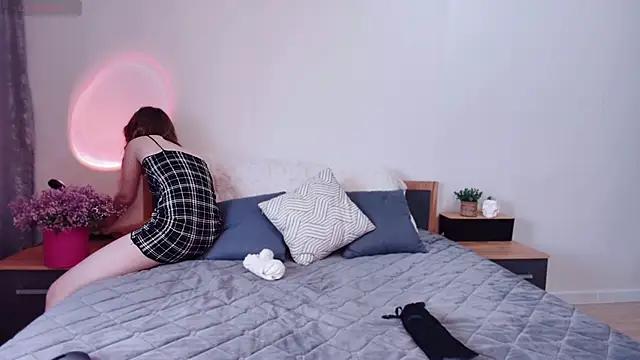 Explore our live girls sluts from our Custom and Multi clubs and checkout exclusive access to highly interactive content, such as shape, hair, titties, pussy type and many more.