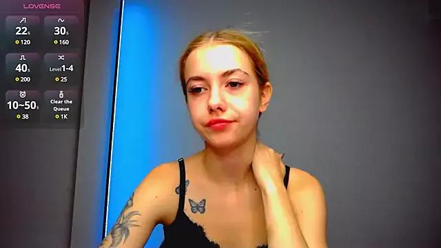 A_Karolina from StripChat