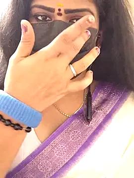 Aadhini99 from StripChat