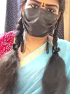 Aadhini99 from StripChat