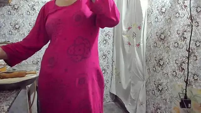 aarjulove from StripChat