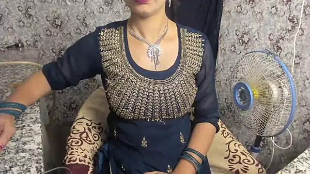aarjulove from StripChat