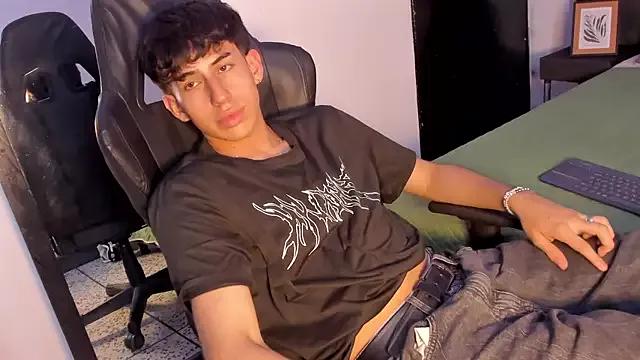 Aaron_Spencer13 from StripChat