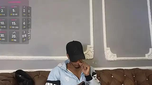 AaronCruz_ from StripChat is Freechat