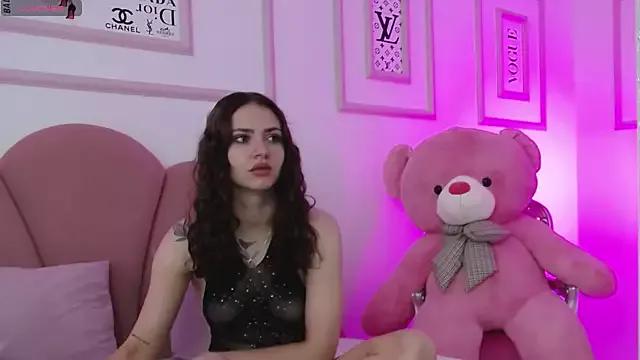 Explore our live girls sluts from our Custom and Multi clubs and checkout exclusive access to highly interactive content, such as shape, hair, titties, pussy type and many more.