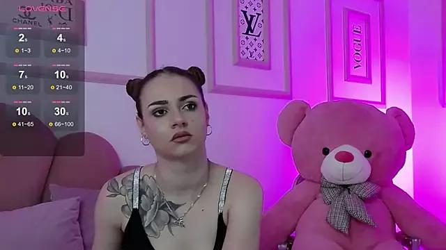 Explore our live girls sluts from our Custom and Multi clubs and checkout exclusive access to highly interactive content, such as shape, hair, titties, pussy type and many more.