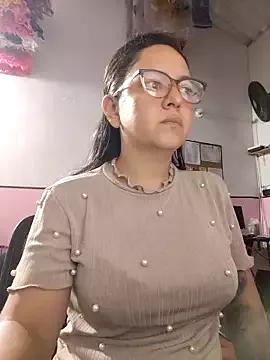 Abbyjoness21 from StripChat