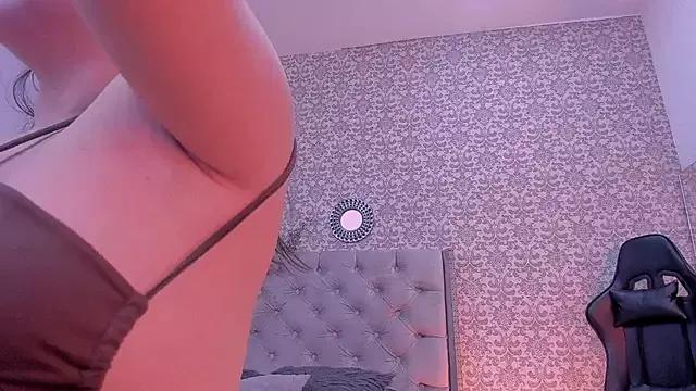 Explore our live girls sluts from our Custom and Multi clubs and checkout exclusive access to highly interactive content, such as shape, hair, titties, pussy type and many more.