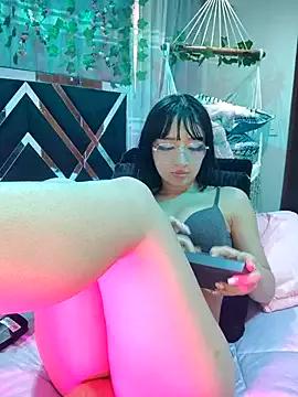 Explore our live girls sluts from our Custom and Multi clubs and checkout exclusive access to highly interactive content, such as shape, hair, titties, pussy type and many more.