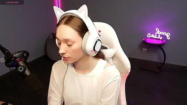 AccaCrago from StripChat