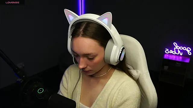 AccaCrago from StripChat