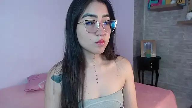 AdaaMillan from StripChat is Freechat