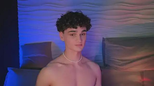 adam_21cm__ from StripChat