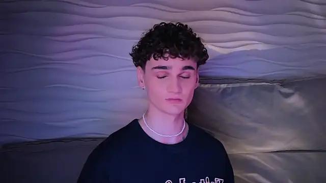 adam_21cm__ from StripChat
