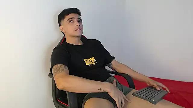 adam_levis17 from StripChat