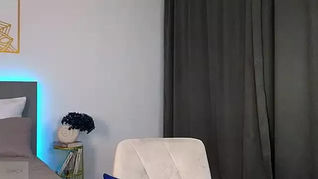 Explore our live girls sluts from our Custom and Multi clubs and checkout exclusive access to highly interactive content, such as shape, hair, titties, pussy type and many more.