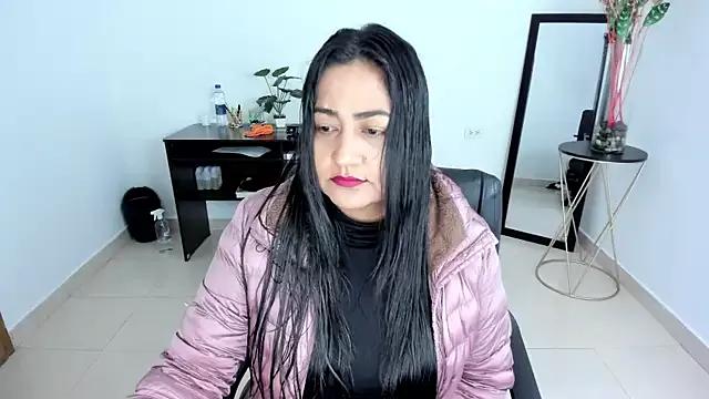 Explore our live girls sluts from our Custom and Multi clubs and checkout exclusive access to highly interactive content, such as shape, hair, titties, pussy type and many more.