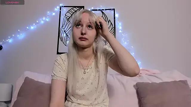 AdeleSilver from StripChat is Freechat