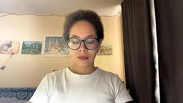 adelina_rich from StripChat is Freechat