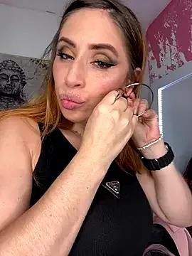 Explore our live girls sluts from our Custom and Multi clubs and checkout exclusive access to highly interactive content, such as shape, hair, titties, pussy type and many more.