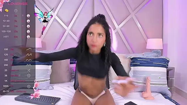 AdrianaTaylor from StripChat is Freechat