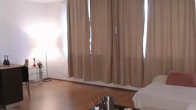 aerisblue from StripChat is Freechat