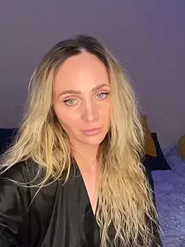 Affectionate_lady from StripChat