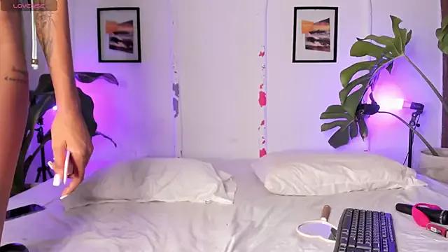 Agatha_F0X from StripChat