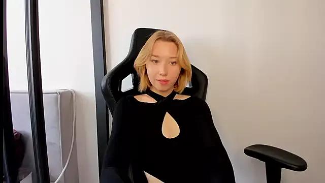 Agatha_May from StripChat