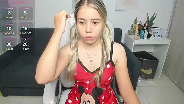 Aiilyn_Ds from StripChat