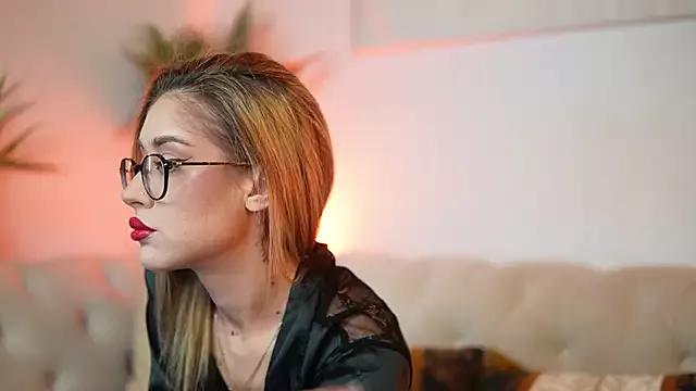AileenKiss from StripChat is Freechat