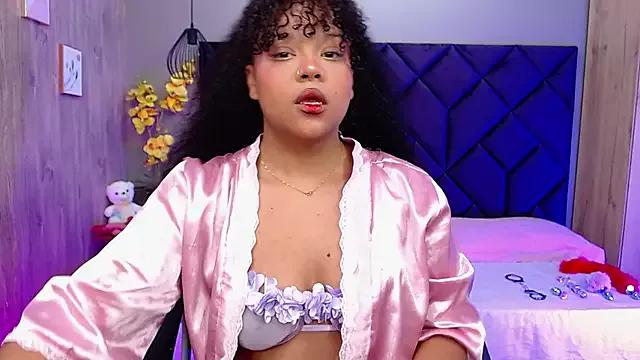 Aisha_Linh webcams show profile image 