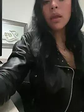 Explore our live girls sluts from our Custom and Multi clubs and checkout exclusive access to highly interactive content, such as shape, hair, titties, pussy type and many more.