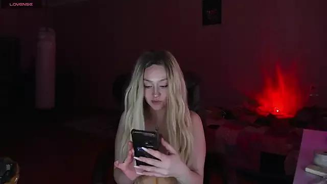akaitenshii from StripChat
