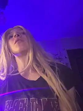 Akira-ivy from StripChat is Freechat