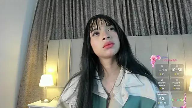 alahia_hank from StripChat is Freechat